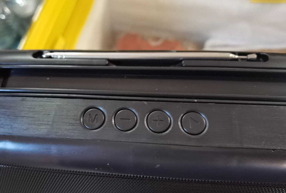 Boxa portabila Bluetooth V6 PRO, Radio FM, autonomie 4 ore, negru