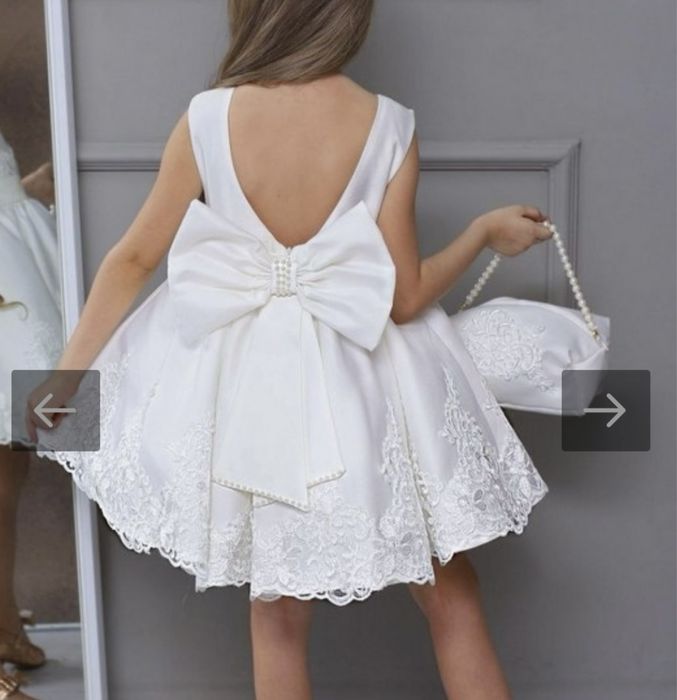 Бяла официална рокля