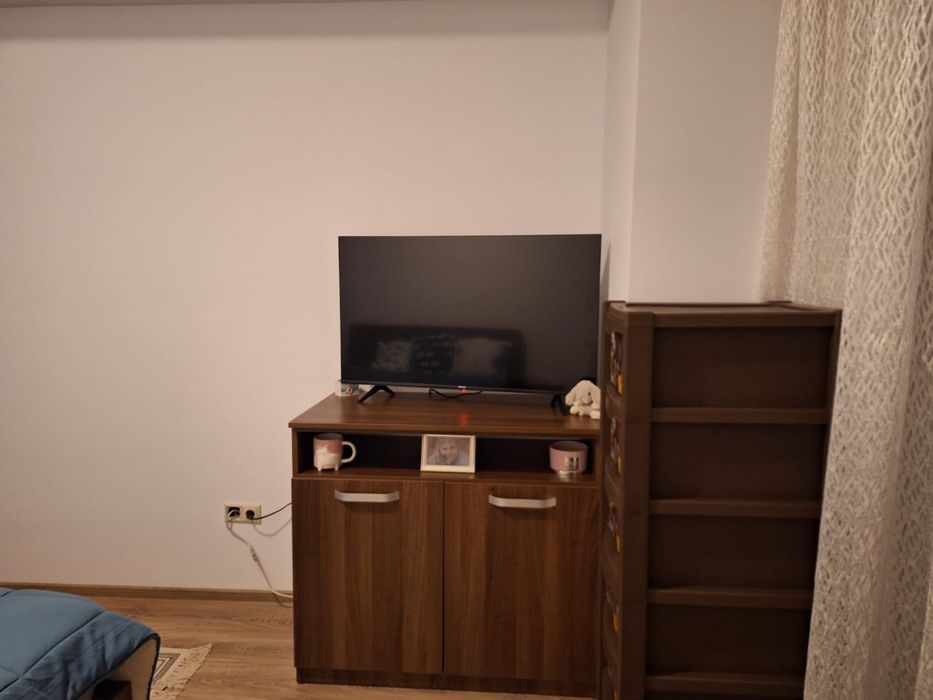 Ofer spre inchiriere apratament cu 2 camere