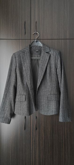 Женски вълнен костюм Dika