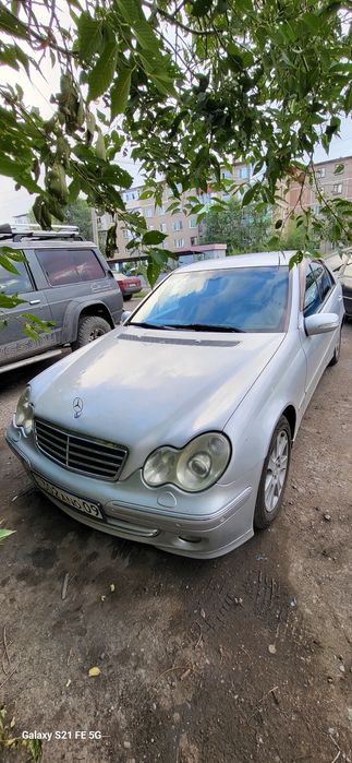 Mercedes-Benz w203