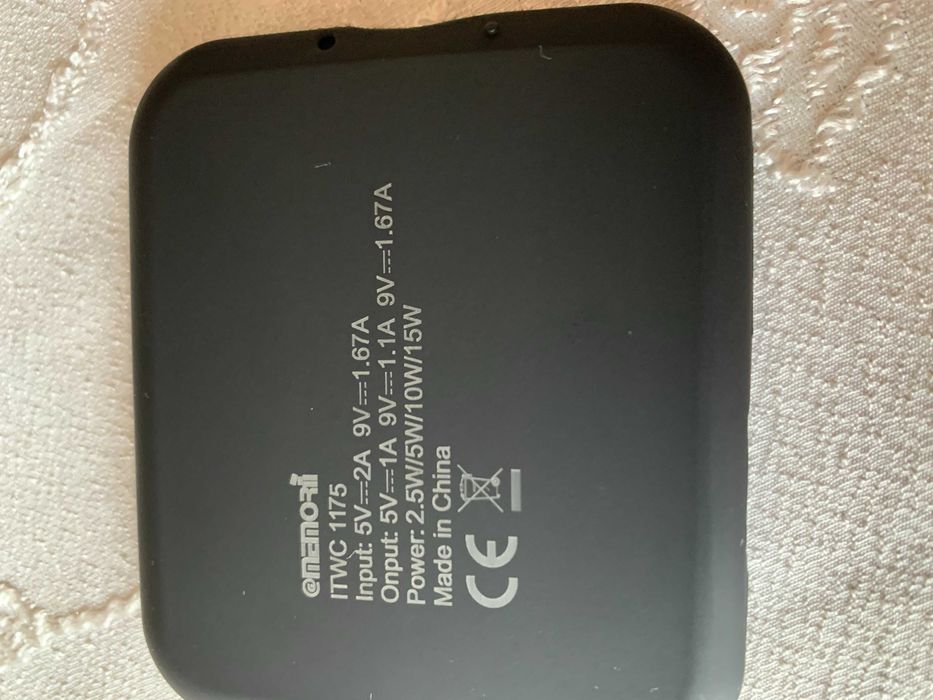 Безжично зарядно с комплект кабели BOLERO Memorii 2 в 1 Fairmont Dubai