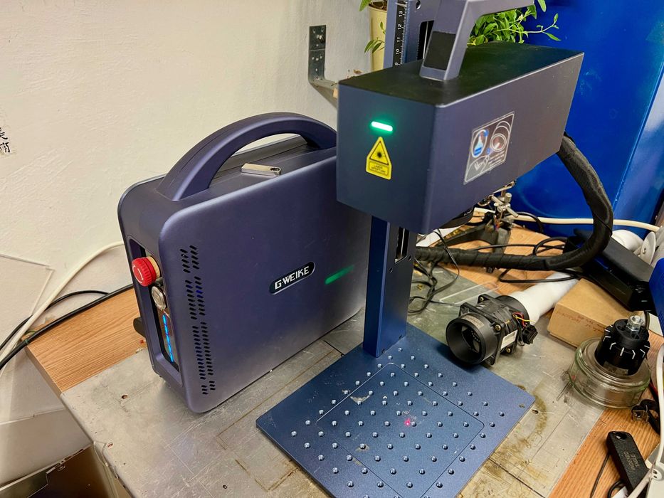 Laser Gravură Fibră G2 20W (Metal & Plastic) – Ca nou, utilizat foarte puțin