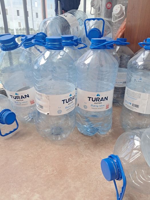 Продам бутылки 5 л