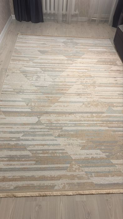 Продам ковер 2*3 м