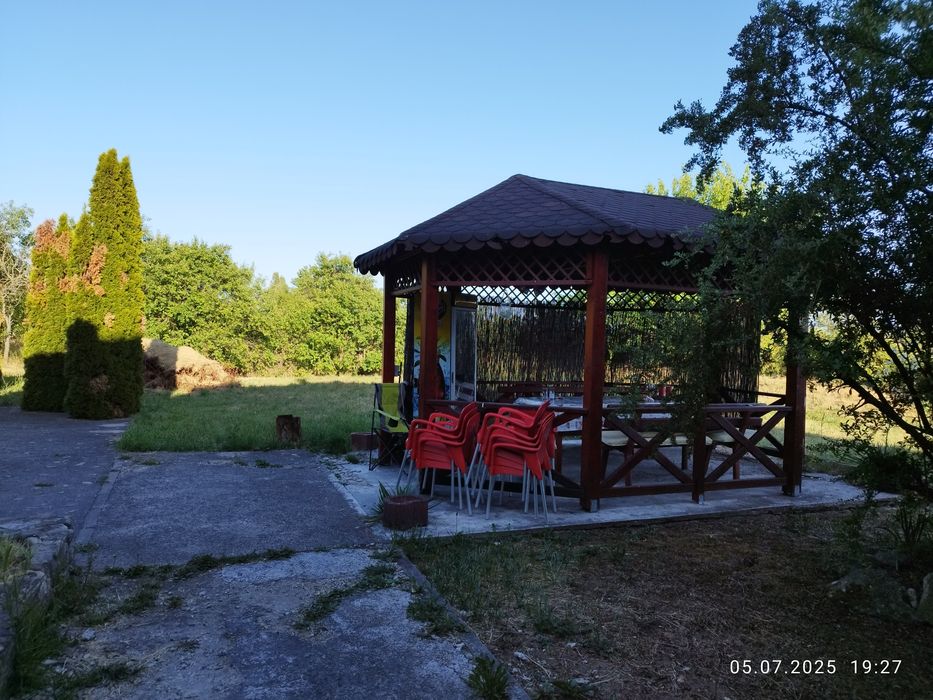 Vând casă mare tip vila