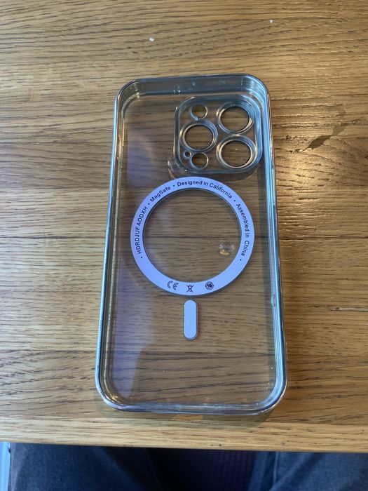 Продам чехол Iphone 13,14