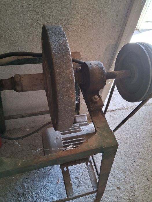 шмиргел с електро мотор