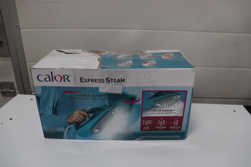 Парна ютия Calor Express FV2851C0, 2400W, парен удар 160г, ПРОМОЦИЯ!