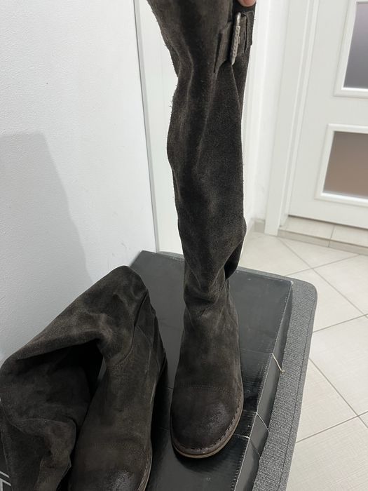 Кафяви велурени ботуши Daris