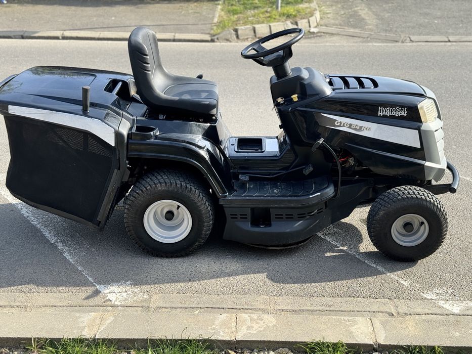 Tractoras de tuns iarba Stiga B&S