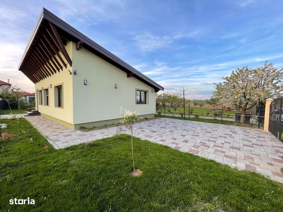 Chirie casa noua 2 dormitoare + living si curte , intrare Vetis