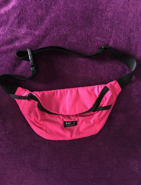 Дамска чанта H&M и спортна чанта за кръст My Protein