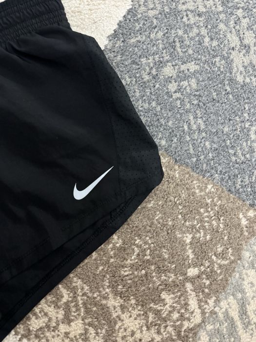 Дамски къси гащи Nike