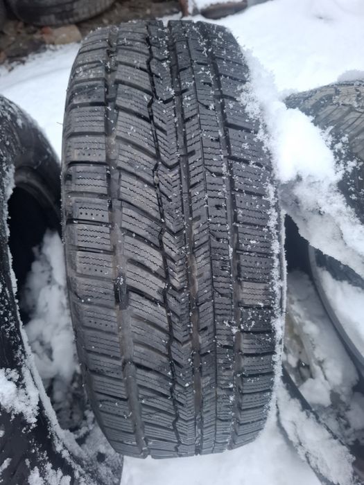 Vand 1 sau 2 sau 4 anvelope 205 65 15 de iarna nus perechi