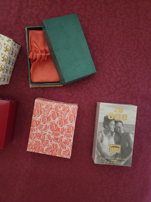 Коробки для подарков .