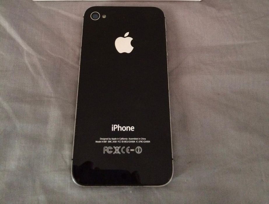 iPhone 4 в идеальном состояние 32 ГБ
