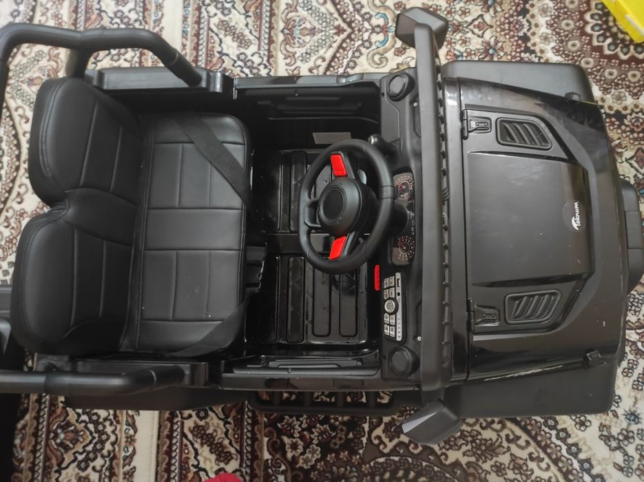 Болалар машинаси
Jeep Wrangler