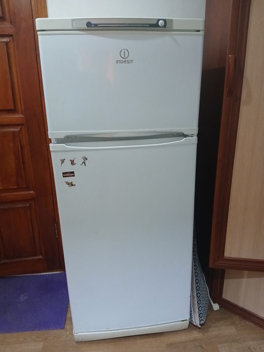 Продам холодильник