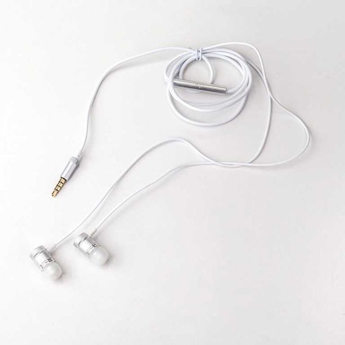 Раница, флашка, слушалка и химикал - ЗИМНА ПРОМОЦИЯ