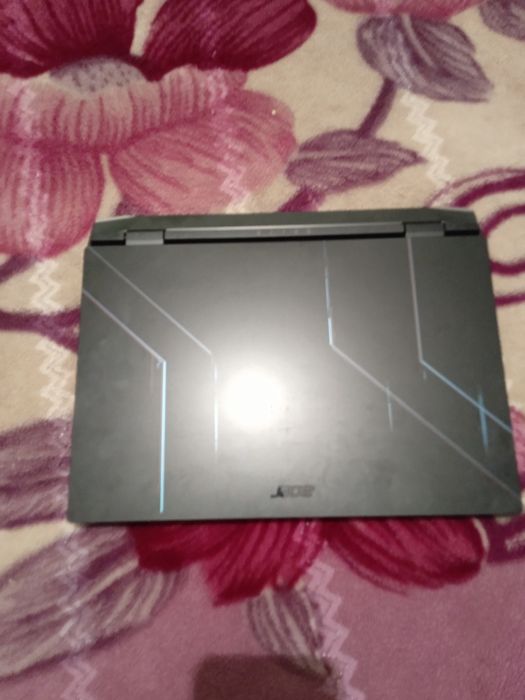 Aser nitro 5 почти новый