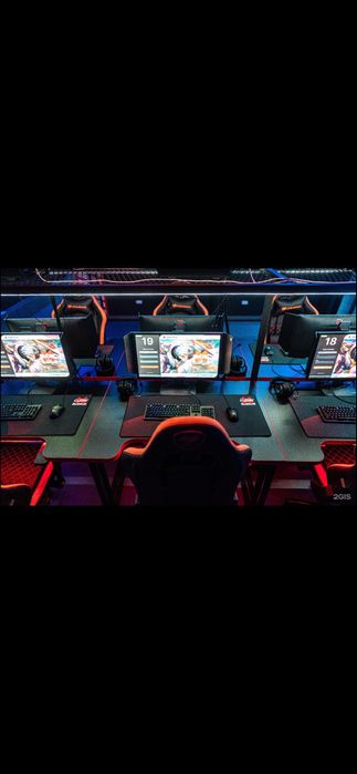 Компьютерный стол  под заказ