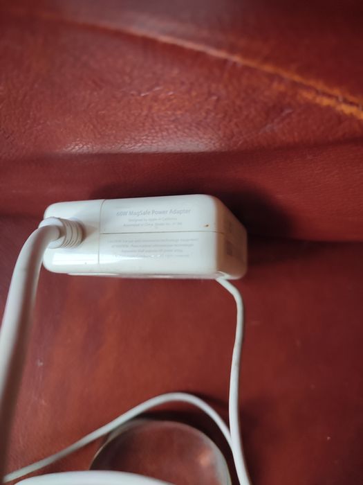 60 W Magsafe power adapter