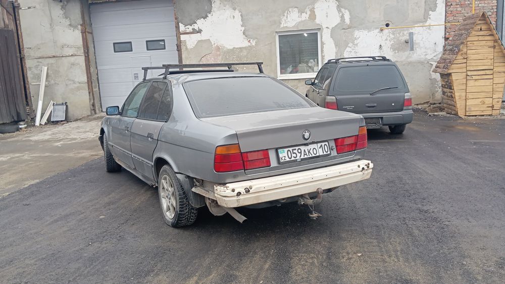 Продам срочно бмв