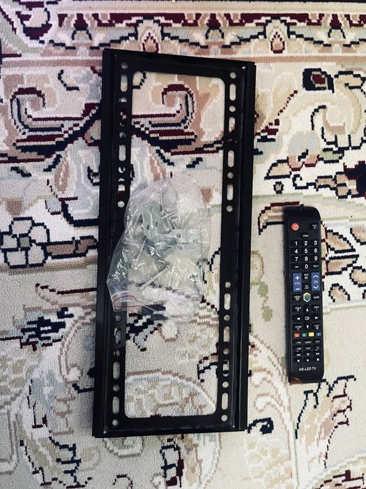 Smart TV Q90 45S 45″ Android 11 — пульт + кронштейн