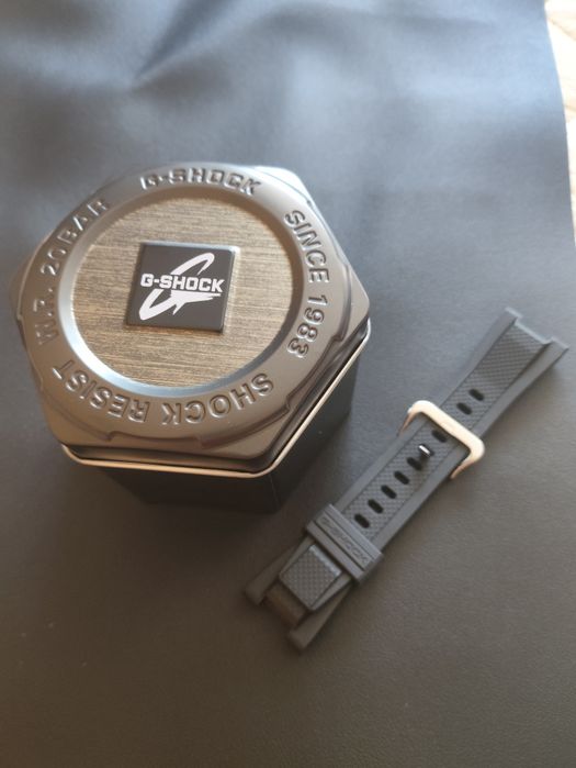 Продавам Casio G-Shock G-STEEL (GST-B100D-1A) + 2 Оригинални Каишки