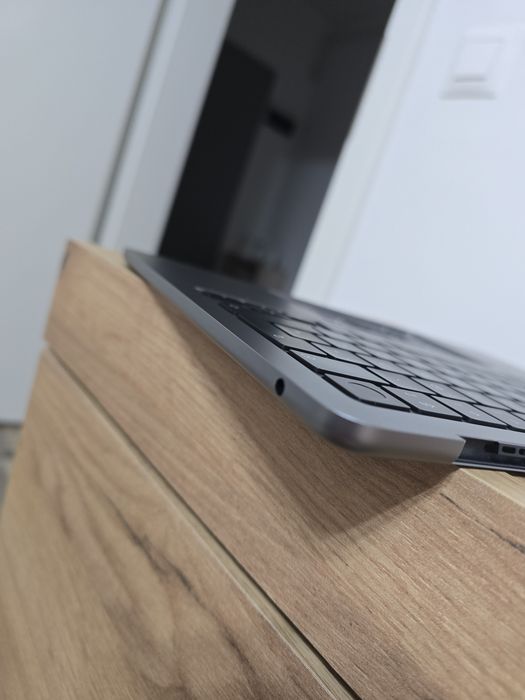 Top Case Tastatura Macbook Air M2 2022