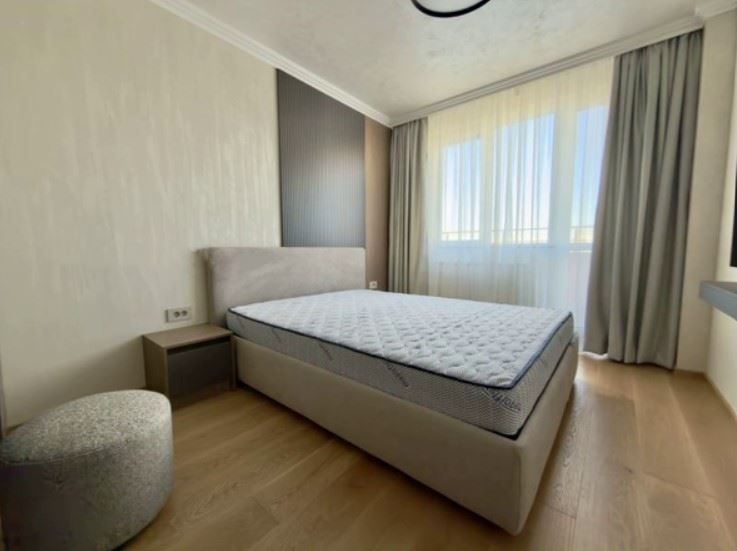 Дава се под наем Тристаен апартамент в София, Люлин 10 - 91 кв.м за 916.47 € - Снимка #3