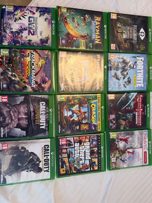 Vând X Box One S 1TB+19 jocuri