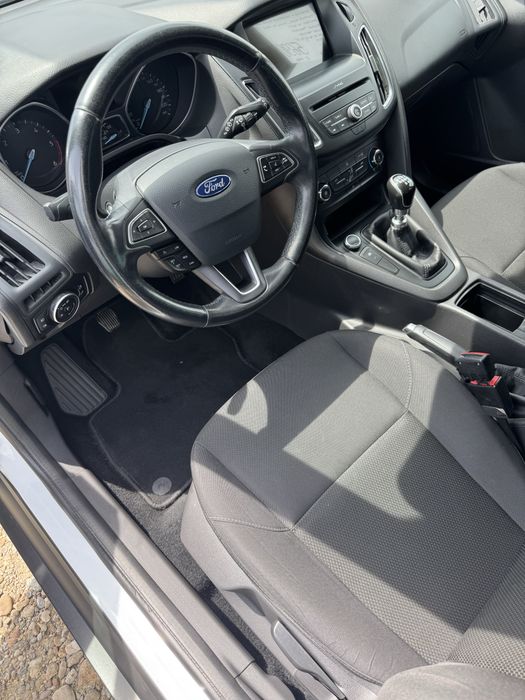Vand Ford Focus Model 2017 cu 161000 km reali in strae impecabila !!