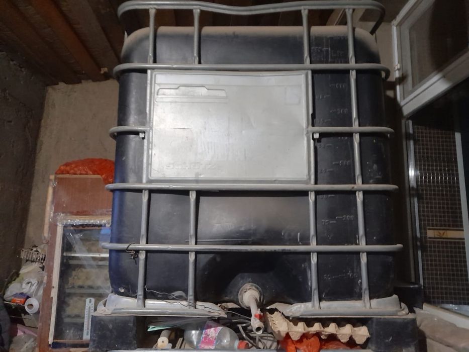 Аристон 100л, бачок 1 тонна