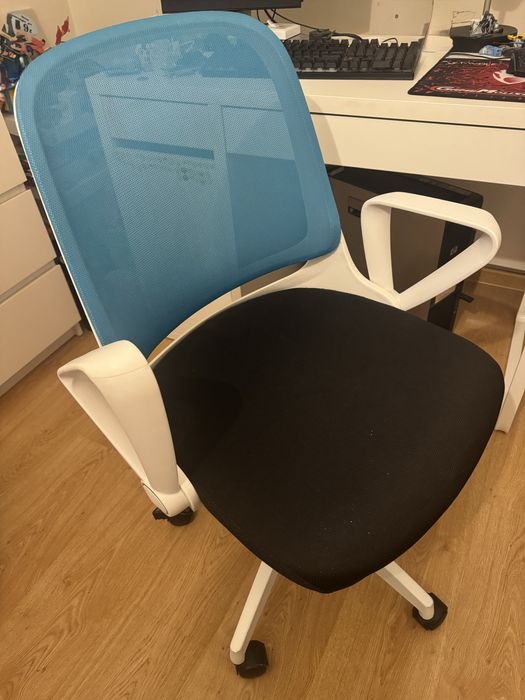 Стол за бюро, много запазен