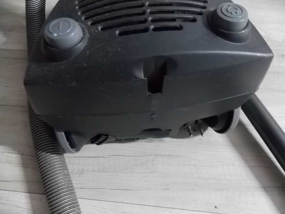 aspirator SAMSUNG 1600w - 180 lei