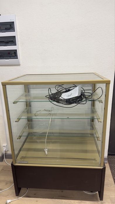 Витрина холодильник