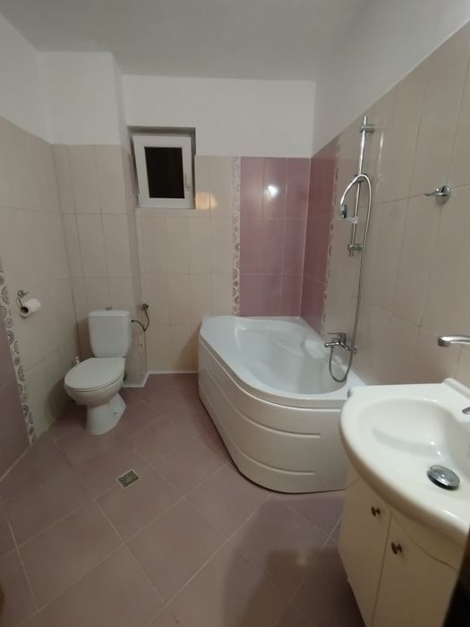 Persoana fizică inchiriez apartament 2 camere