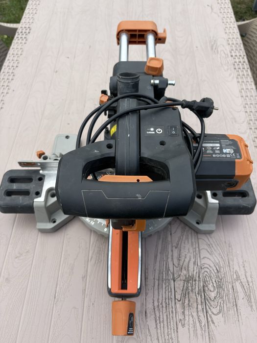 Ferastrau circular de masa