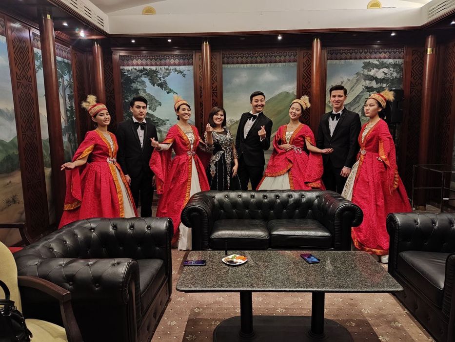 Этно ансамбль на той