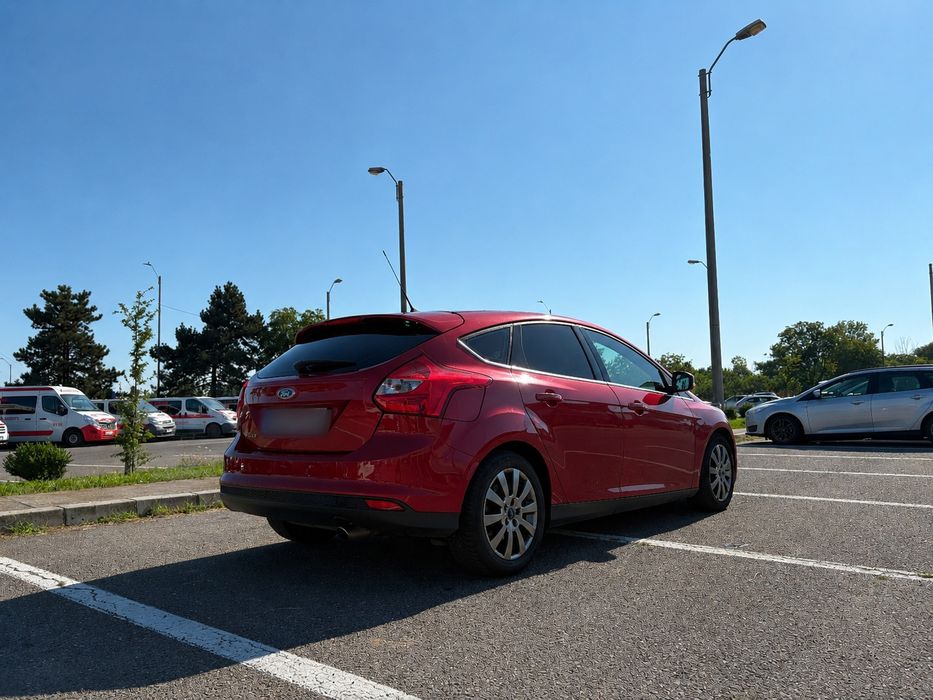 FORD Focus 2011 — imagine 5