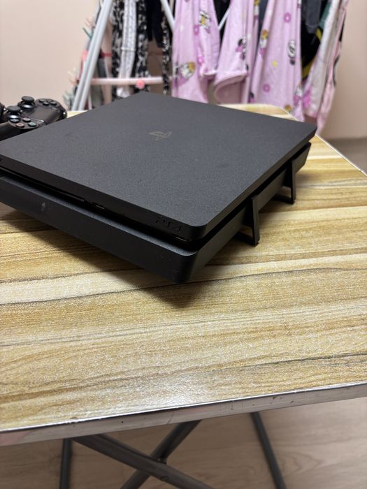 Ps4 slim 872gb..