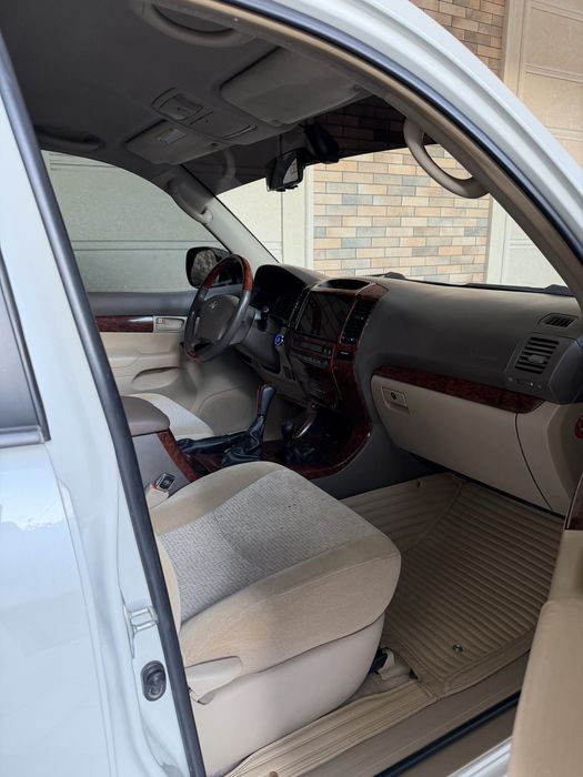 Toyota 120 prado.