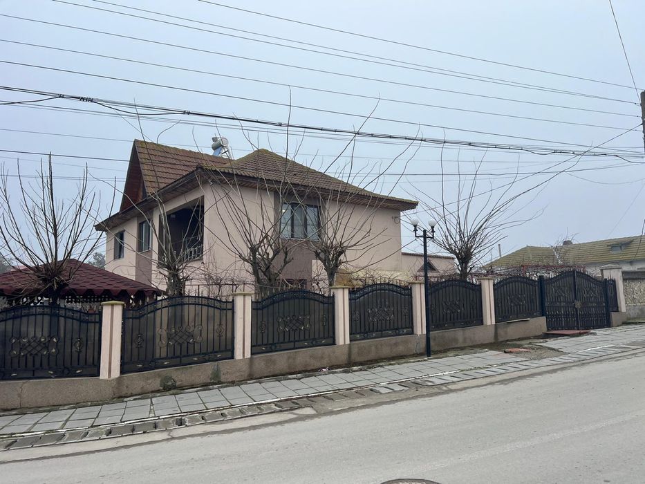 Casa  mobilata de vanzare