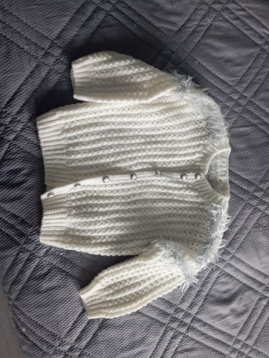 Ръчно плетиво , блузки ,чорапки и буйки за наи малките