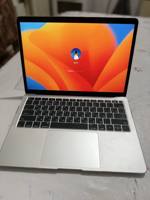 Macbook air m1 , 2020
