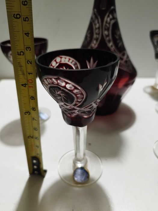 Кристални чаши с графа цветен червен кристал
