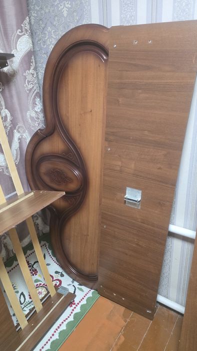 Классная двуспальная кровать