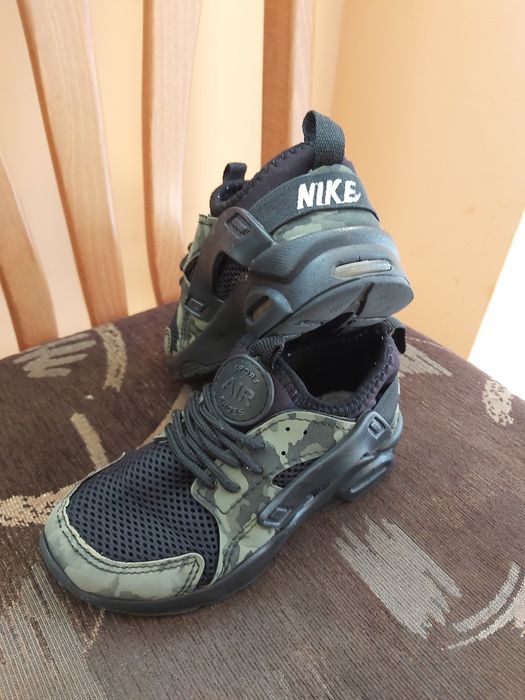 Два броя  маратонки